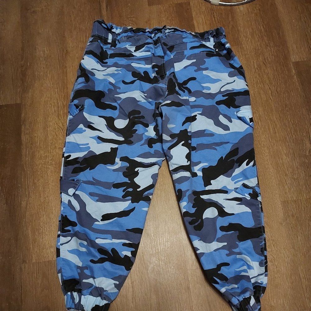 V.I.P  size 22  EX COND waist  is 36  rise is 12 inches  inseam 26 inches